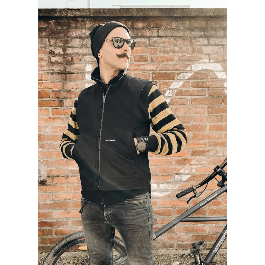 Fit lifestyle per rider custom e scrambler da indossare in città e in viaggio.
