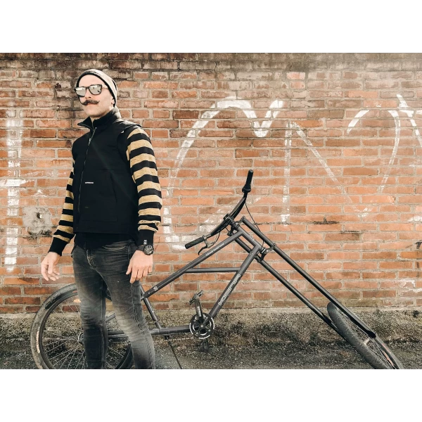 Fit lifestyle per rider custom e scrambler da indossare in città e in viaggio.