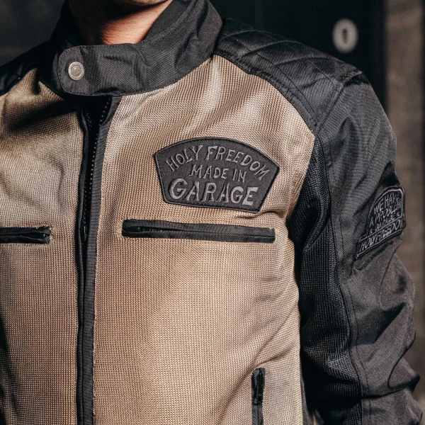 Close detail of the mesh on the Rete Gold 2025 jacket for maximum airflow and comfort.