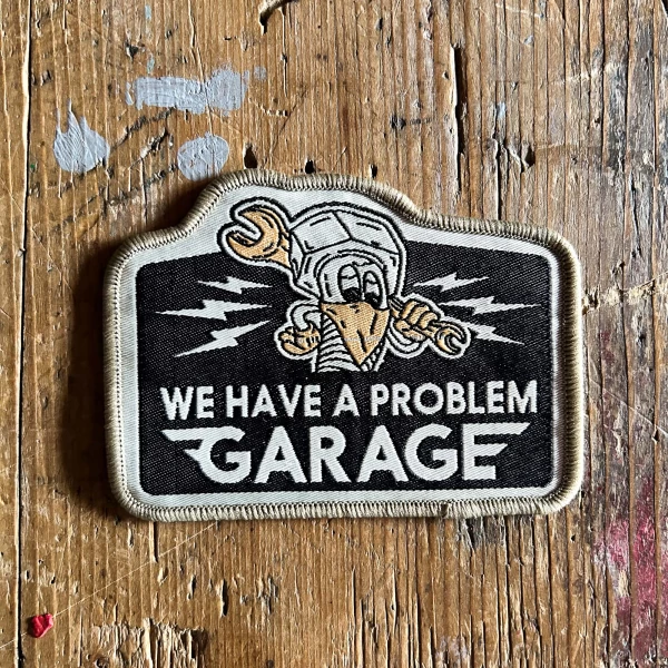 Vista frontale della patch Bengalino Holyfreedom con grafica vintage per giacche moto custom.