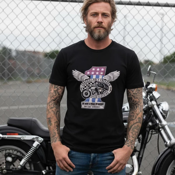 Vestibilità e lifestyle di una t-shirt basic per look cafe racer e città.