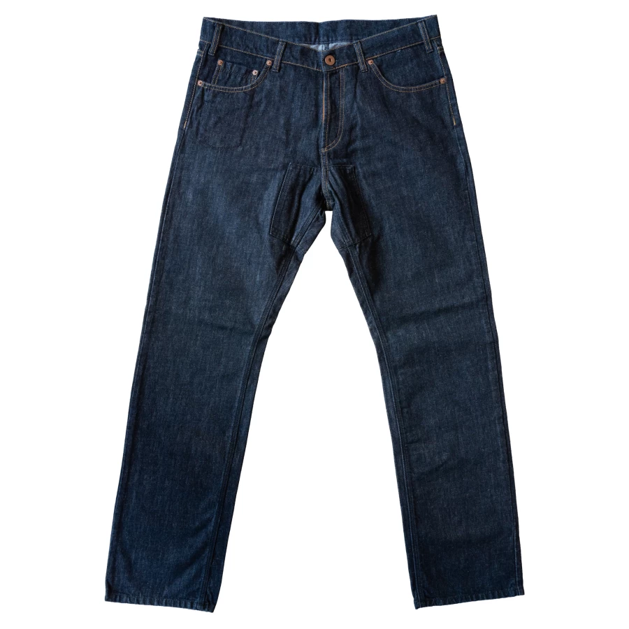Vista frontale dei Rockabilly Jeans, jeans moto vintage 5 tasche con fit pulito.
