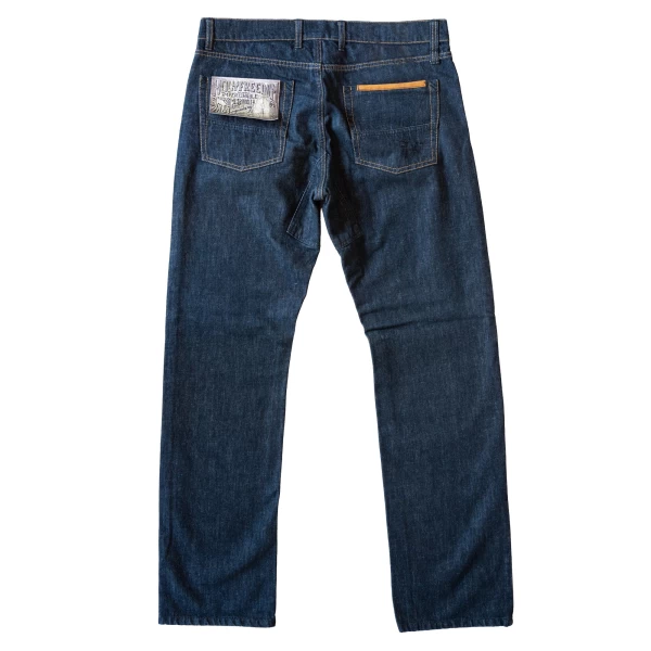 Vista frontale dei Rockabilly Jeans, jeans moto vintage 5 tasche con fit pulito.