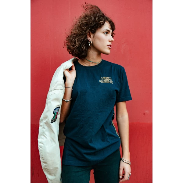 Women's fit of the Holyfreedom Crew Blue T-shirt, easy with jeans or a riding jacket.