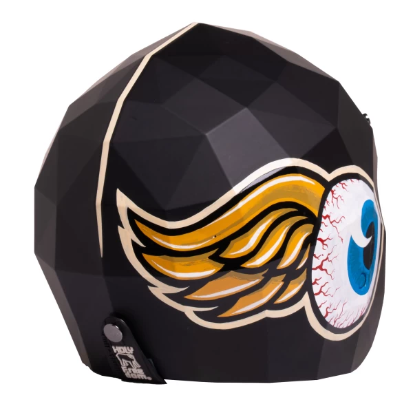Dettaglio grafica Ocio su casco moto custom artigianale Holyfreedom.