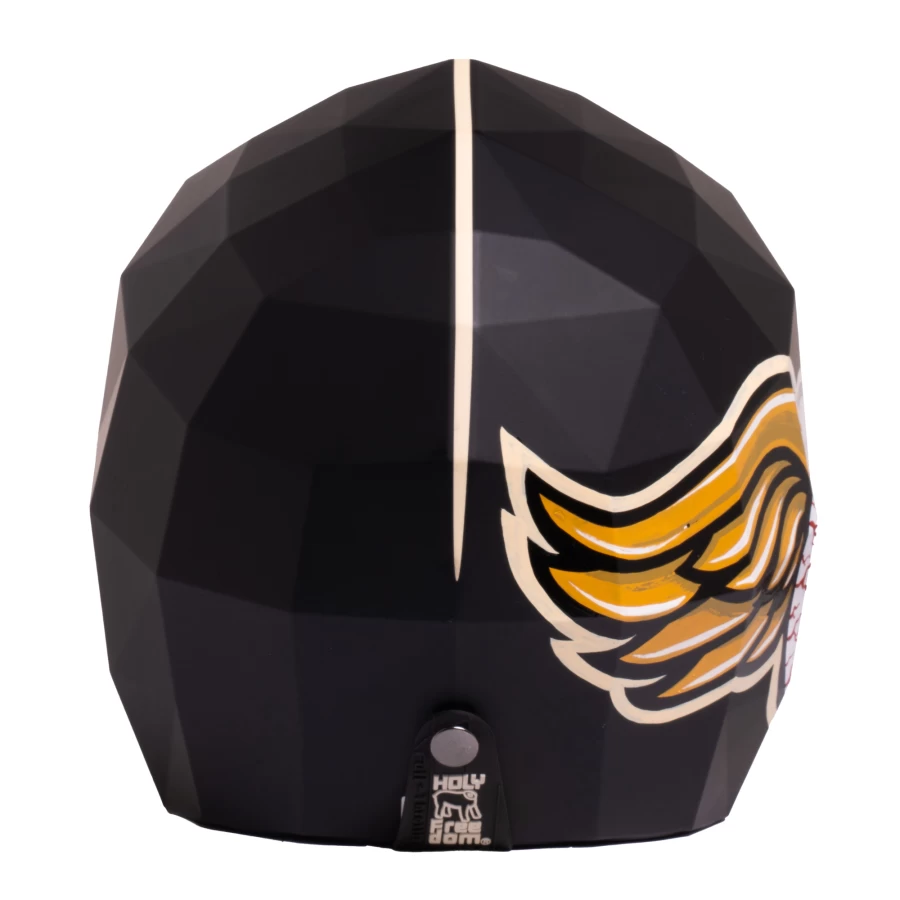 Dettaglio grafica Ocio su casco moto custom artigianale Holyfreedom.