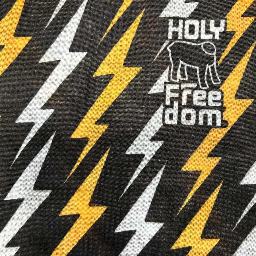 Dettaglio grafico Saetta con artwork originale Holyfreedom e energia custom.