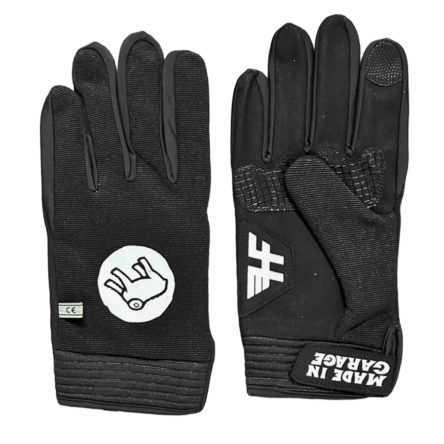 Front view of Freedom Gloves, vintage leather motorcycle gloves with a clean cafe racer shape.