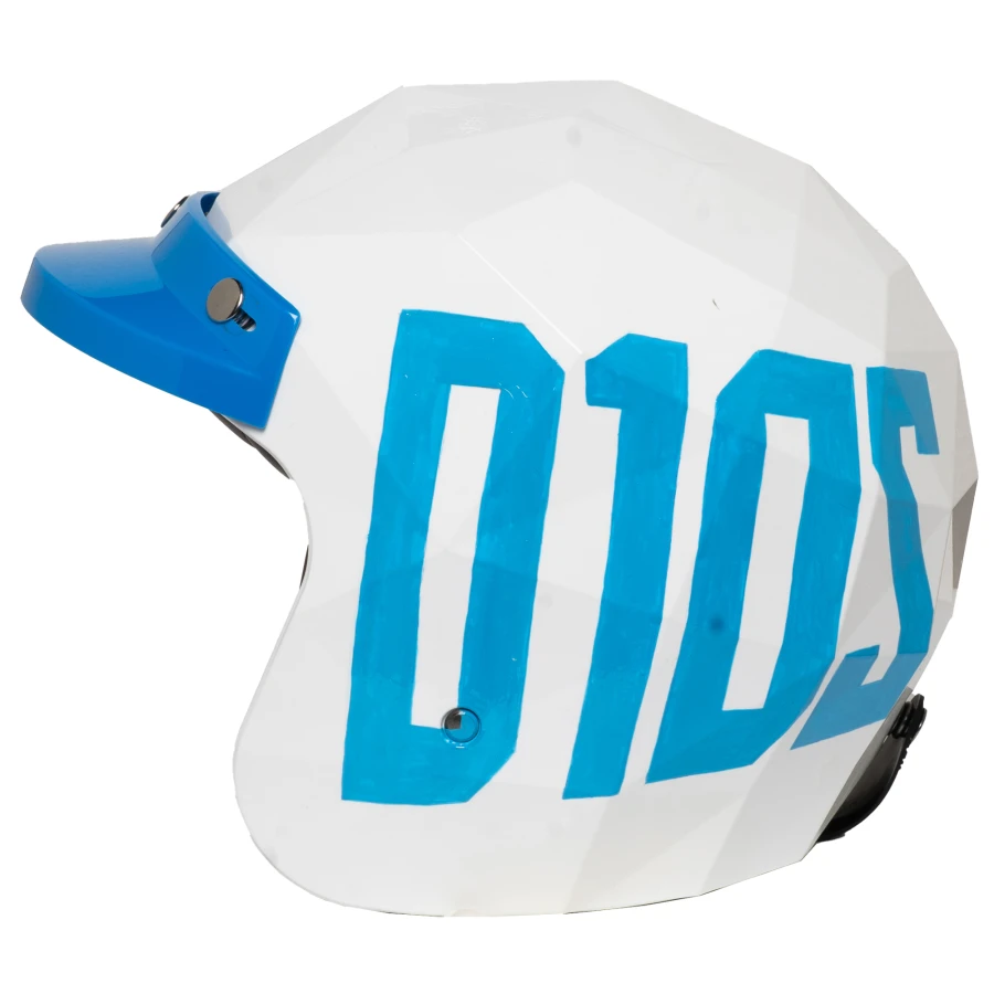Dettaglio finitura blu Mansell, pensata per un casco cafe racer dal look originale.