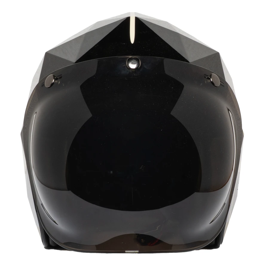 Dettaglio della finitura fumé della visiera Armstrong per un look cafe racer pulito.
