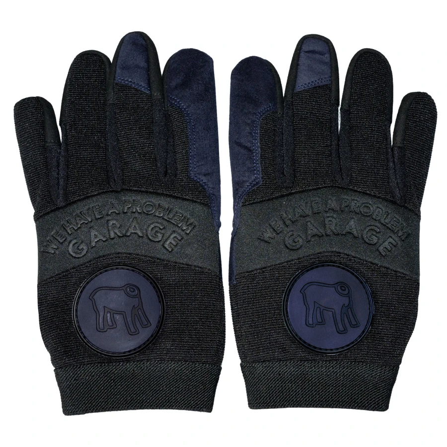Close detail on stitching and leather texture, showing the handcrafted vintage finish.