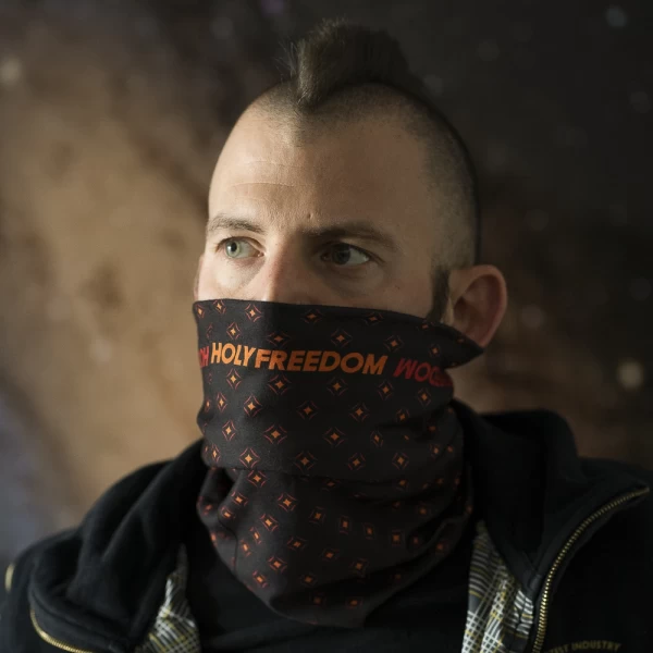 Vestibilità lifestyle del tubolare invernale sotto casco e giacca per ogni uscita.