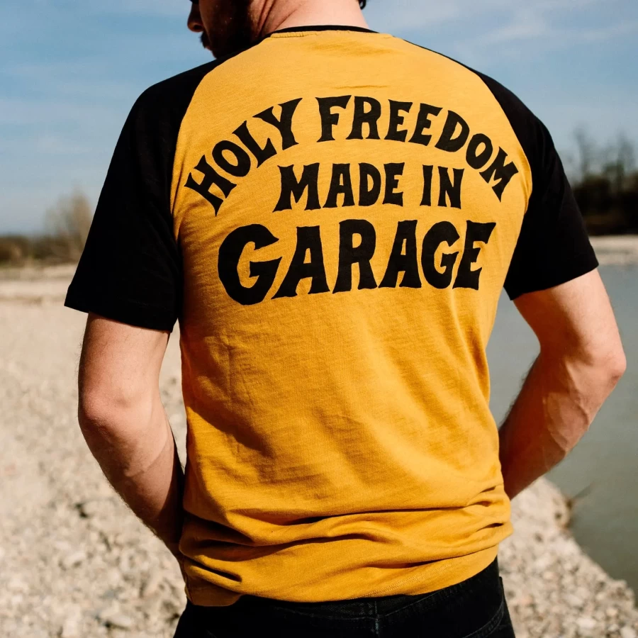 Dettaglio raglan Shoeles Joe con stile custom e finiture pulite Holyfreedom.