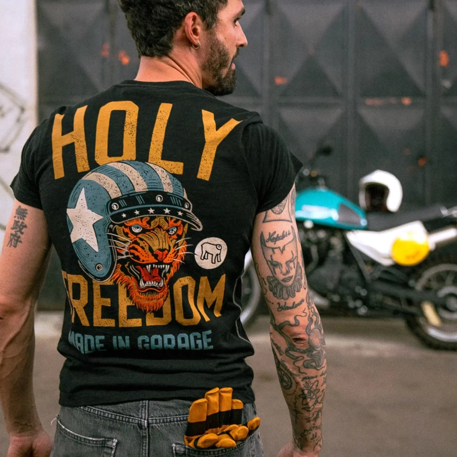 Lifestyle fit of the Holyfreedom Tigertee, vintage motorcycle look for city rides and downtime.