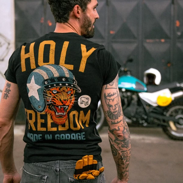 Lifestyle fit of the Holyfreedom Tigertee, vintage motorcycle look for city rides and downtime.