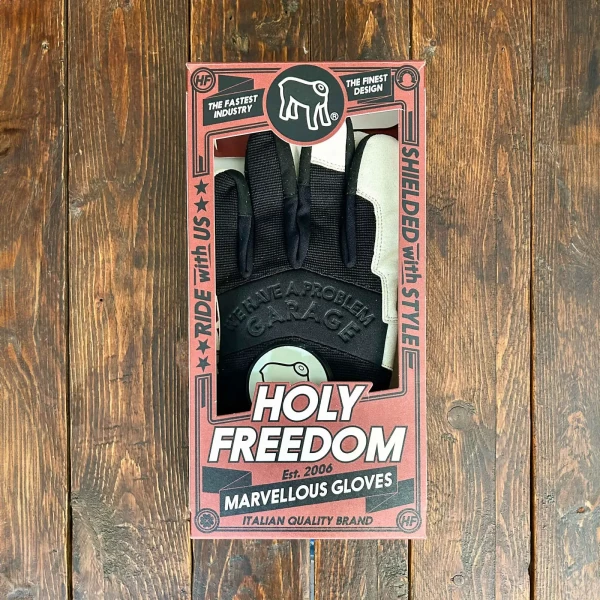 Detail of the stitching on Garage Gloves, con finiture vintage ispirate al mondo custom.