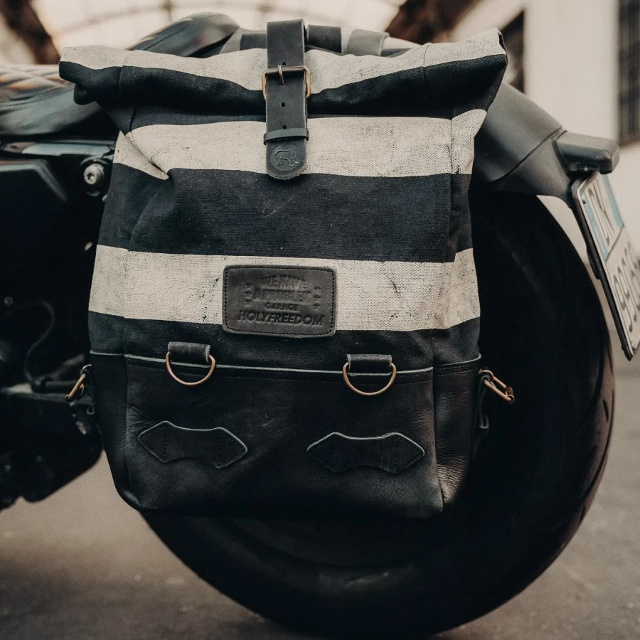 Folsom Pack worn in the city with a custom outfit and vintage helmet for daily rides