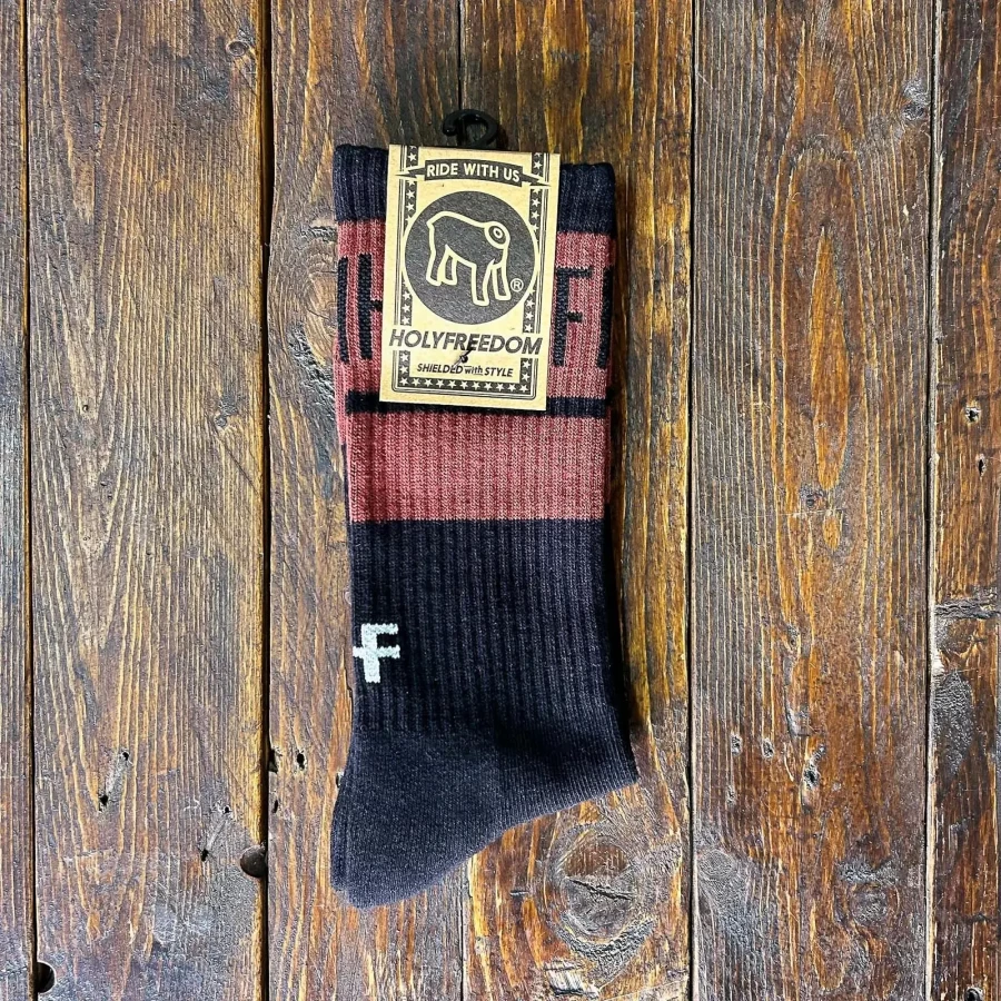Vista frontale Insulto Sox Holyfreedom: calze moto originali con look ironico e deciso.