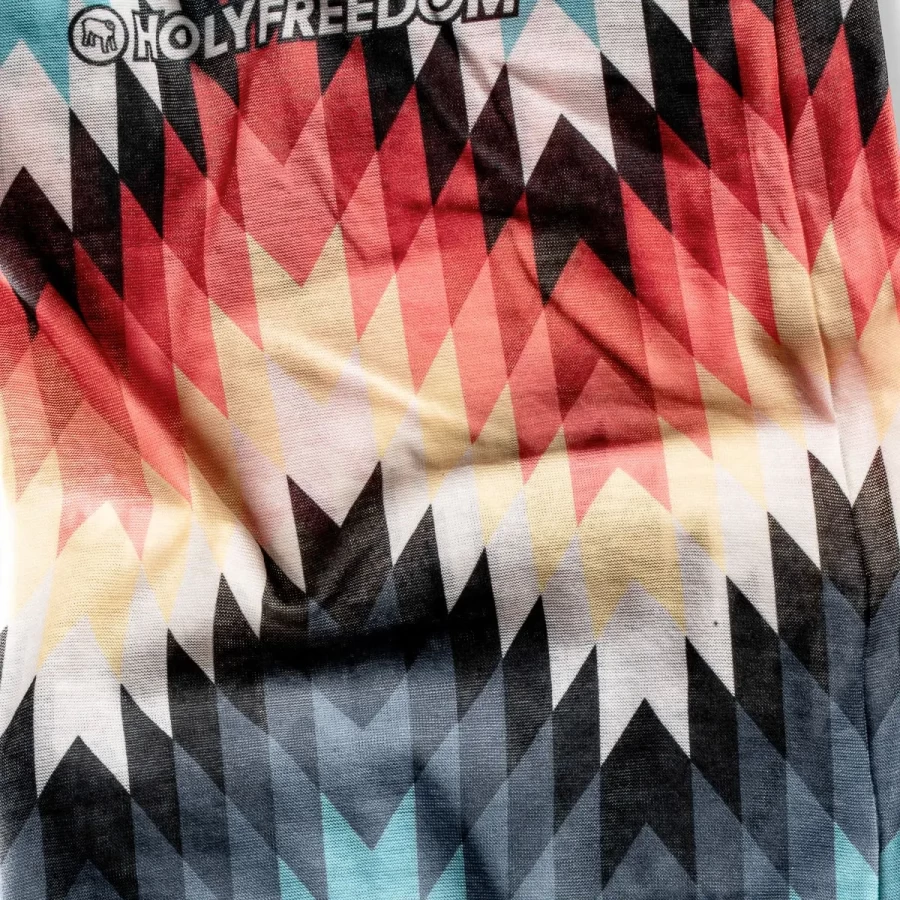 Dettaglio grafico Wild con stampa originale Holyfreedom dal carattere ribelle.
