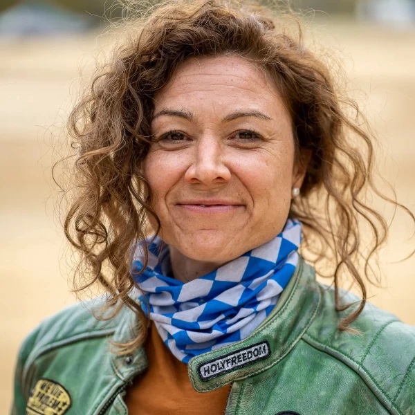 Front view of the Bullit Blue PrimaLoft motorcycle tube scarf, built for vintage riding 2