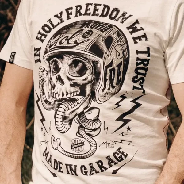 Close-up of the Durer slub fabric, a simple tee with authentic vintage character.